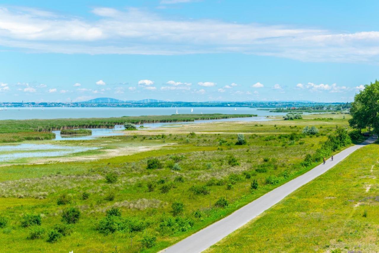 Haus Renee Bed & Breakfast Podersdorf am See Ngoại thất bức ảnh
