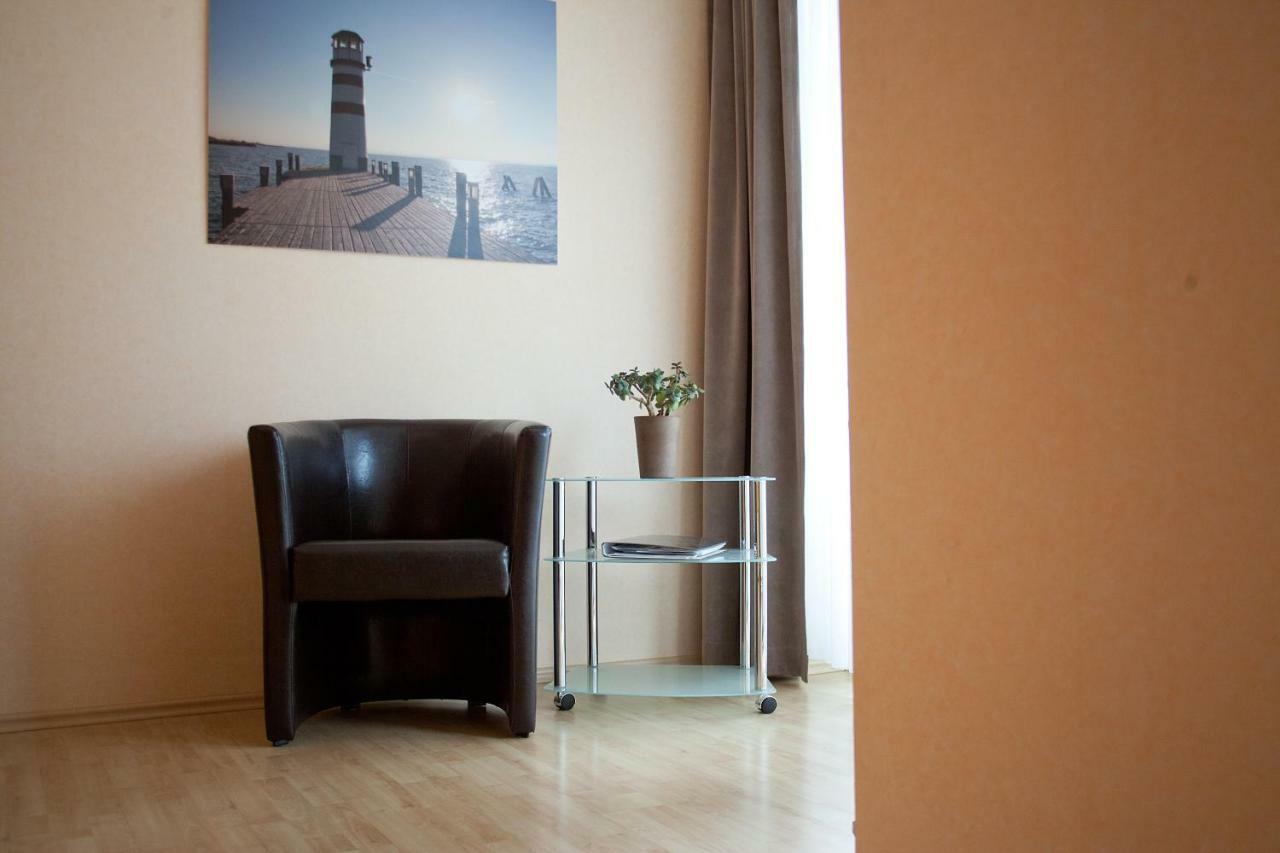 Haus Renee Bed & Breakfast Podersdorf am See Ngoại thất bức ảnh