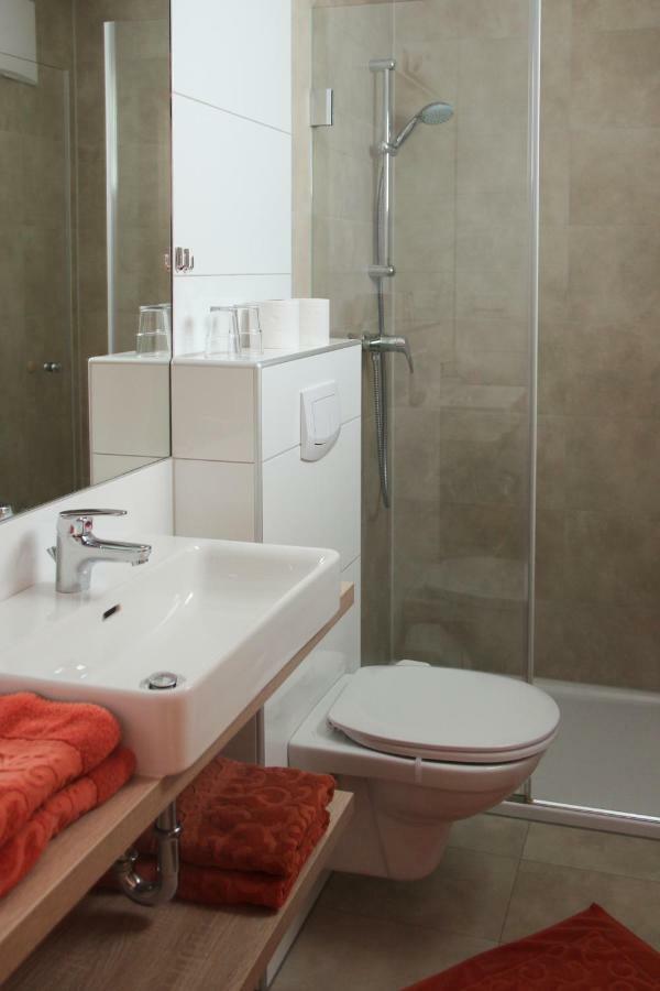 Haus Renee Bed & Breakfast Podersdorf am See Ngoại thất bức ảnh