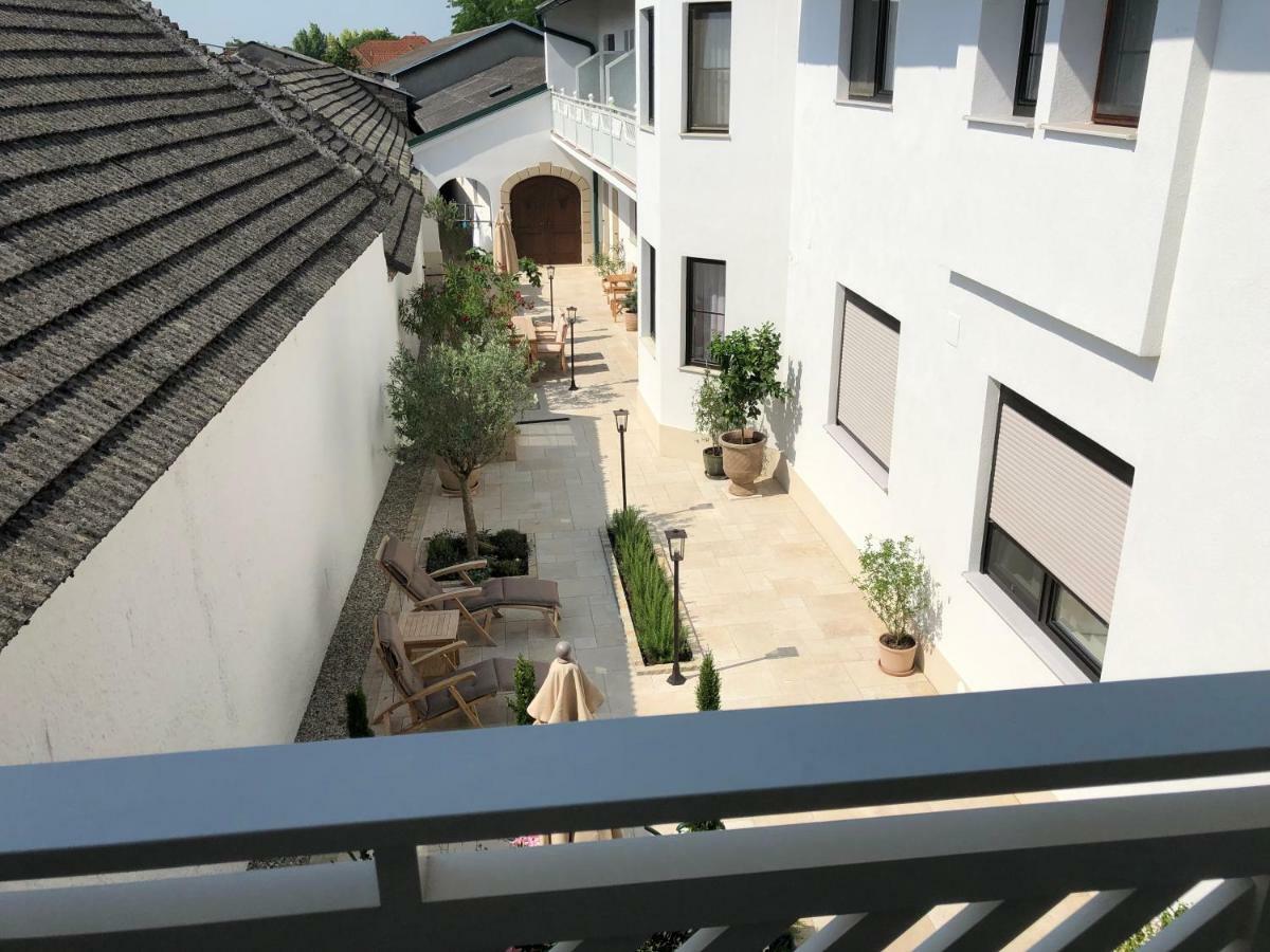 Haus Renee Bed & Breakfast Podersdorf am See Ngoại thất bức ảnh
